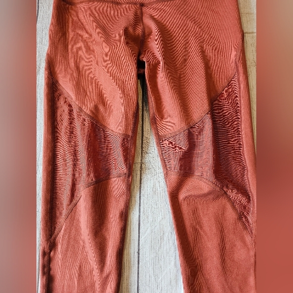 Aerie •Size Medium• Chill Play Move Orange Moto Style Leggings 26 Inch Length - Picture 7 of 9